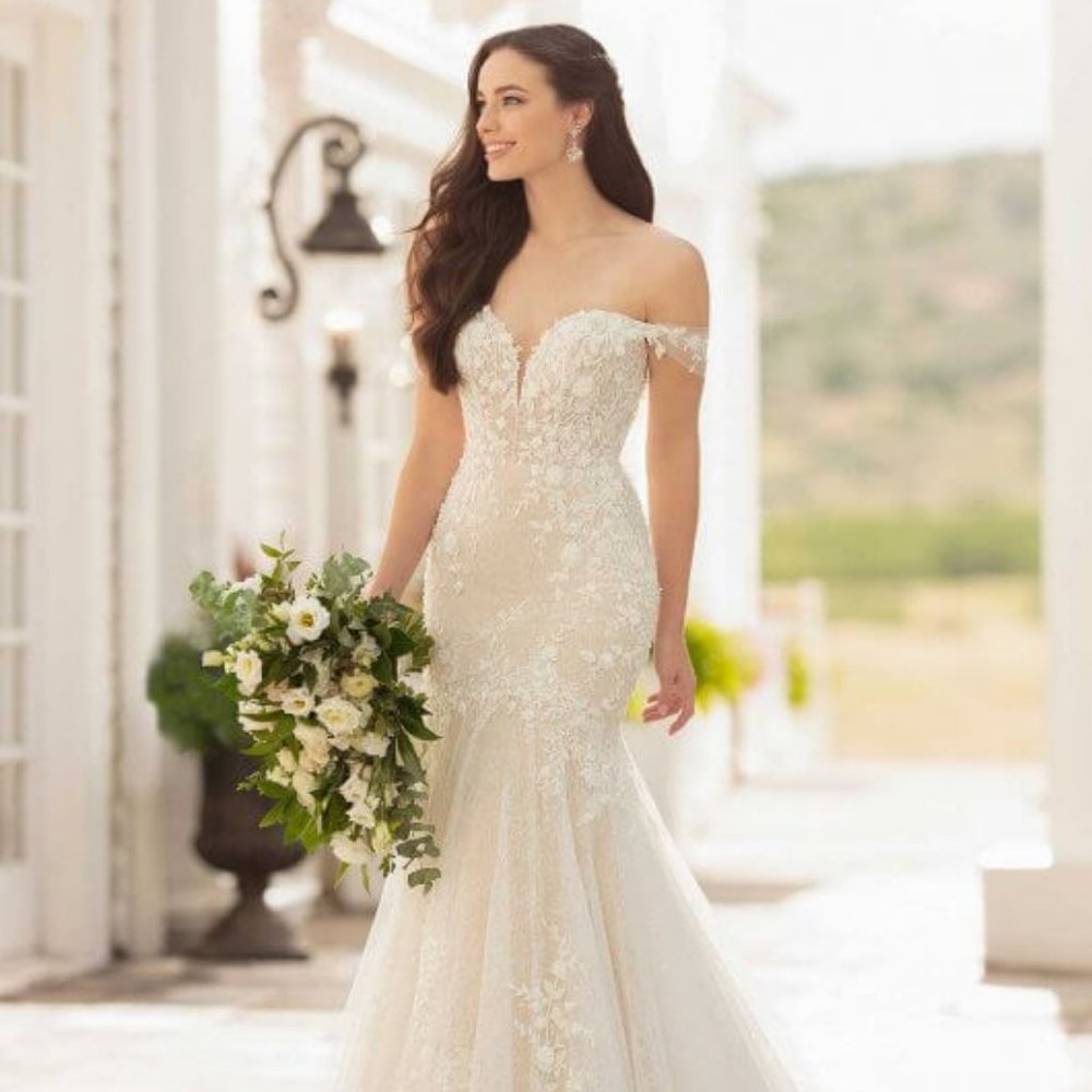 Martina Liana Ivory Wedding Dress